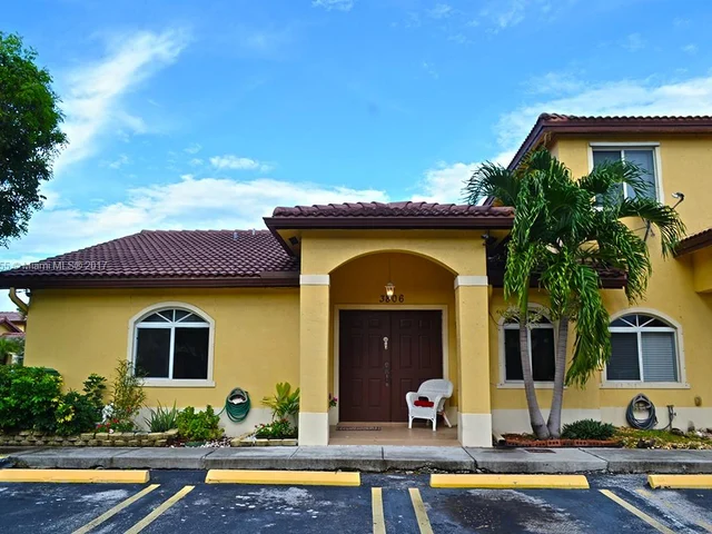 18941 NW 86th Ct # 3806, Hialeah FL 33015