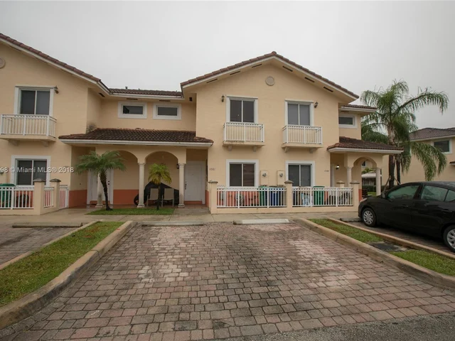 17986 NW 74 Ct, Hialeah FL 33015