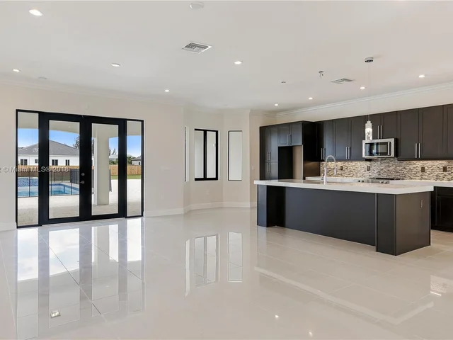 28004 SW 169 ct, Miami FL 33031