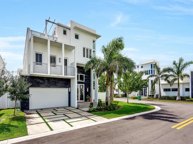 8294 NW 34th St, Doral FL 33122