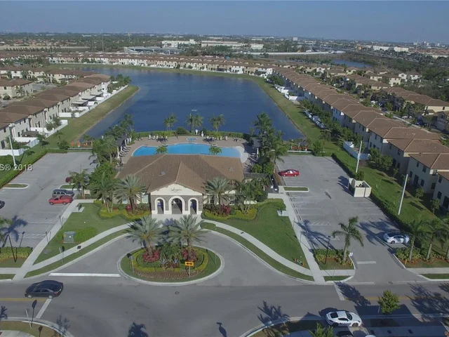 8878 W 35th Ave, Hialeah Gardens FL 33018