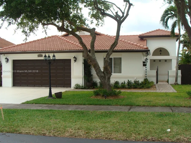 15926 SW 83 Terr, Kendall FL 33193