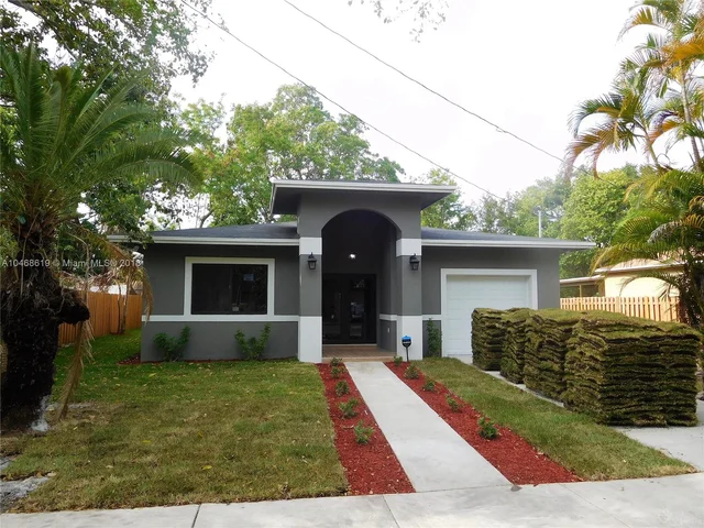 815 NE 144th St, North Miami FL 33161