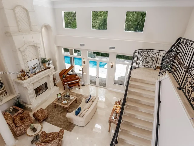 6690 SW 152nd St, Palmetto Bay FL 33157