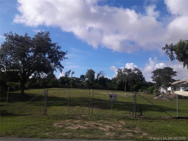 9800 SW 66 St, Miami FL 33173