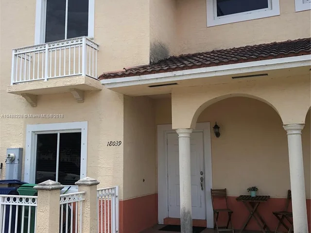18039 NW 74th Path, Hialeah FL 33015