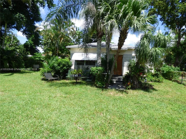 255 NE 161st St, Miami FL 33162