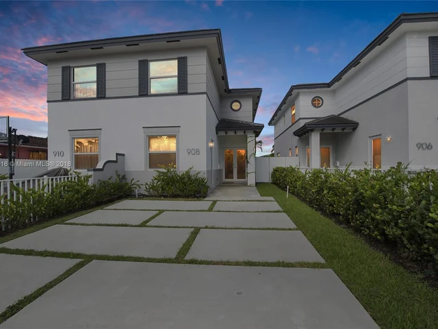 908 SW 65th Ave, Miami FL 33144