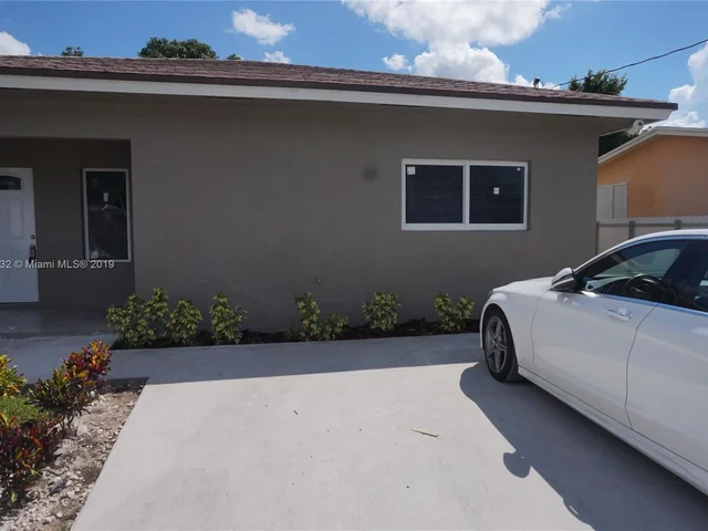 1974 NW 153 st, Miami Gardens FL 33054