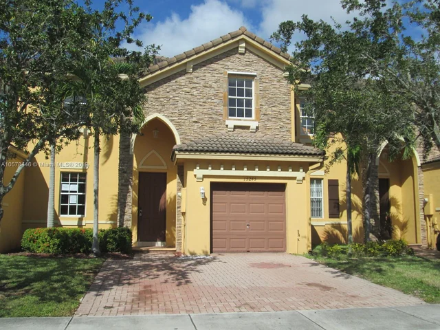 15245 SW 8th Way # 15245, Miami FL 33194