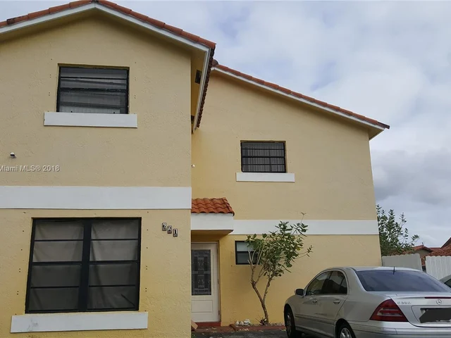 621 SW 116th Ct, Sweetwater FL 33174