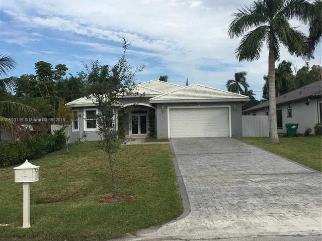 345 NE 152nd St, Miami FL 33162