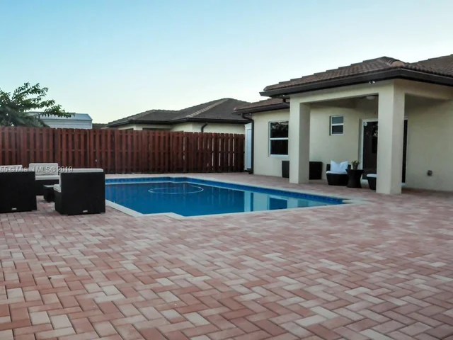 25403 SW 130th Ave, Homestead FL 33032