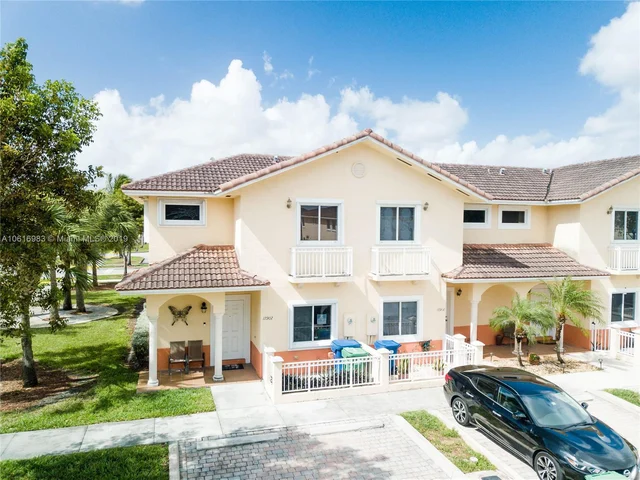 17902 NW 74th Ct, Hialeah FL 33015