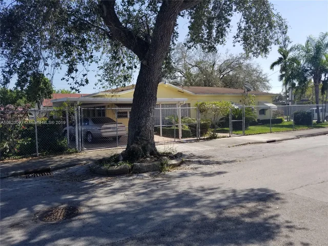 5201 NW 24th Ct, Miami FL 33142