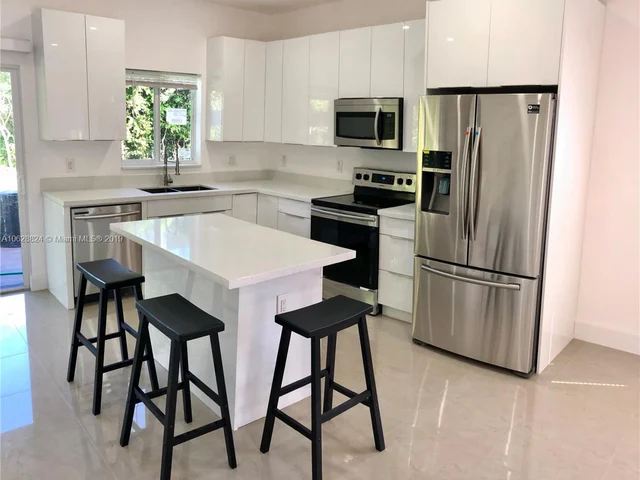 17631 NE 2nd Ct, North Miami Beach FL 33162