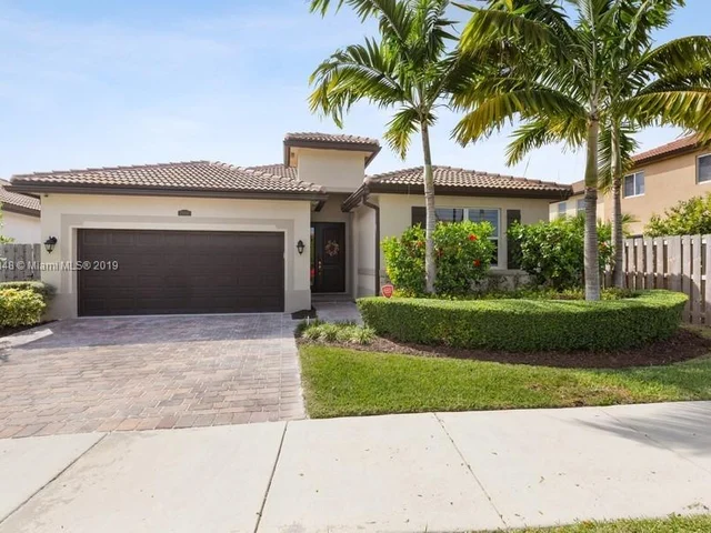 25054 SW 118 PL, Miami FL 33032