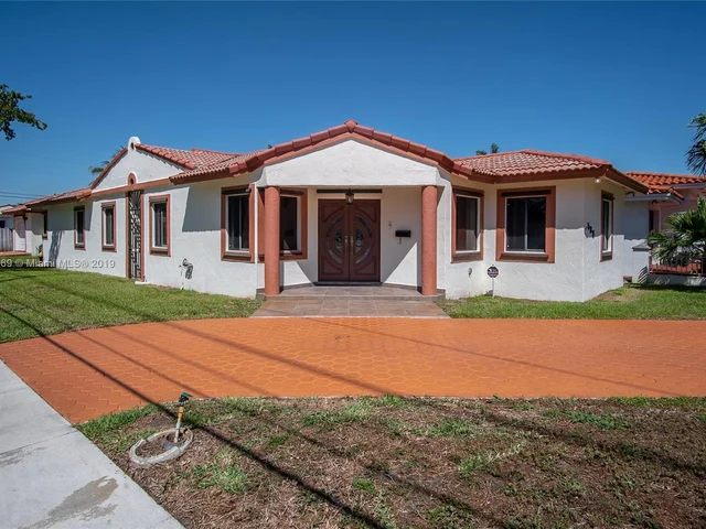 588 Mokena Dr, Miami Springs FL 33166