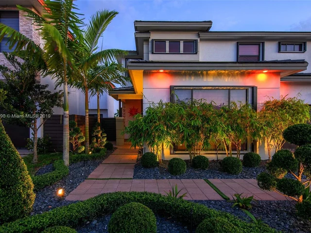 15900 SW 136th Way, Miami FL 33196