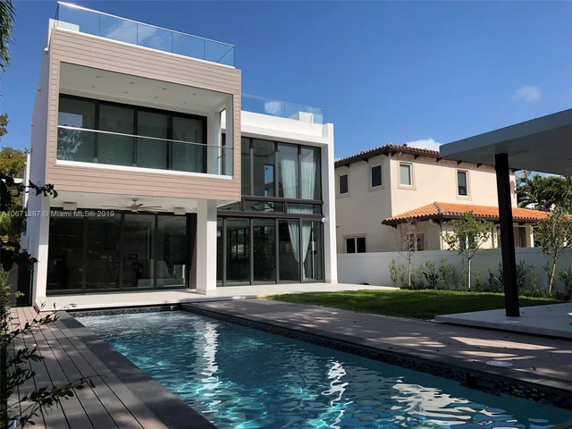 1823 SW 2nd Ct, Miami FL 33129