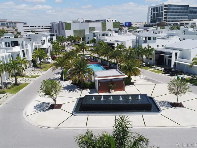 8219 NW 34th St, Doral FL 33122