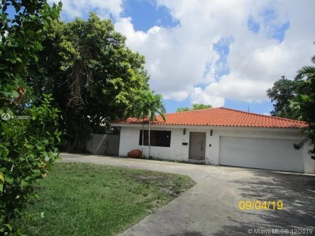 73 S Royal Poinciana Blvd, Miami Springs FL 33166