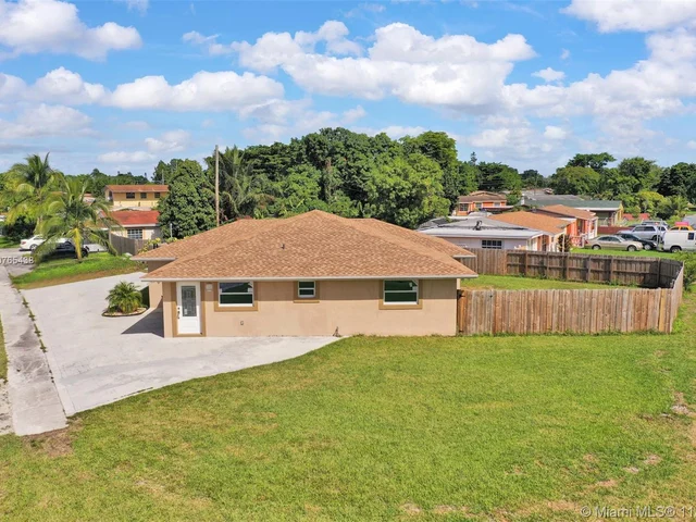 6971 SW 23rd St, Miramar FL 33023