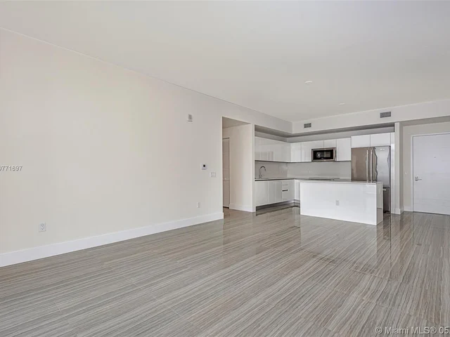 2960 NE 207 # 605, Aventura FL 33160