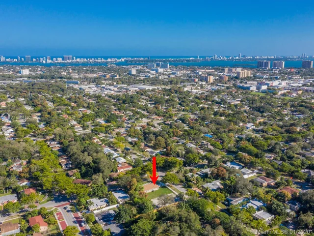 1081 NE 132nd St, North Miami FL 33161