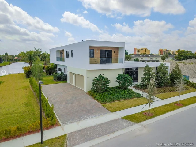 16670 N Botaniko Dr N, Weston FL 33326