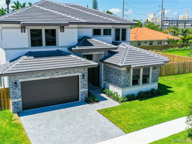 8903 SW 69 Terrace, Miami FL 33173