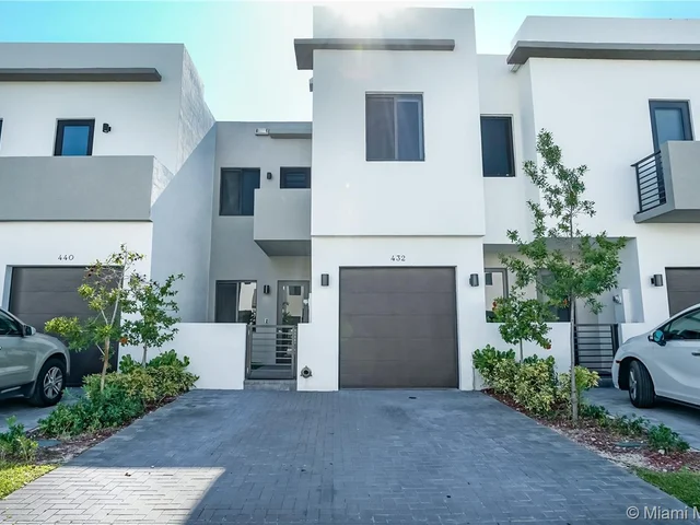 432 SW 91st Ave, Miami FL 33174