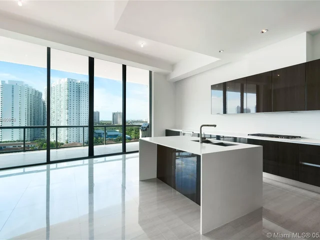 3250 NE 188th St, Aventura FL 33180