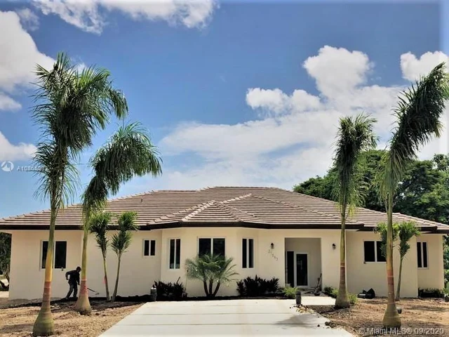 27564 SW 162 PL, Homestead FL 33031