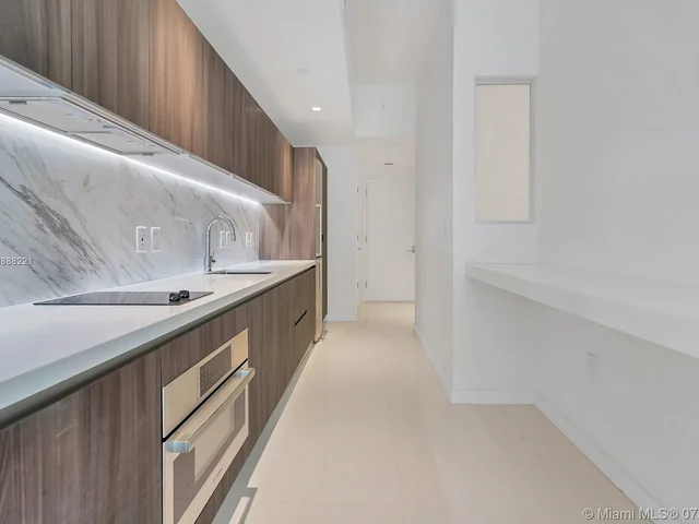 851 NE 1st St # 302, Miami FL 33128