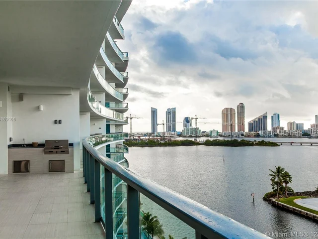 3250 NE 188th St # 705, Aventura FL 33180