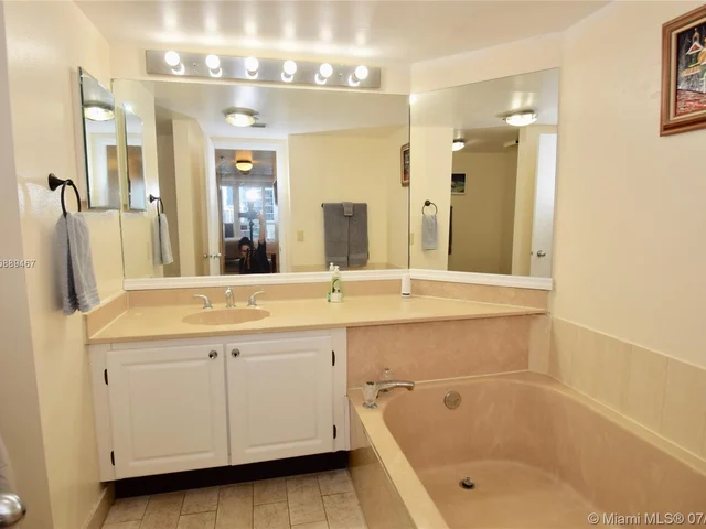 1717 N Bayshore Dr # 1248, Miami FL 33132