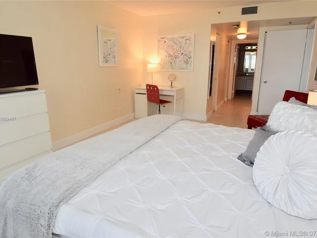 1717 N Bayshore Dr # 1248, Miami FL 33132