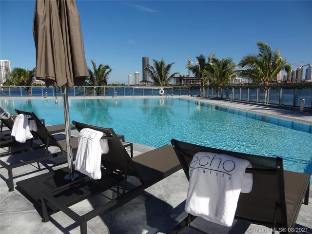 3250 NE 188th St # 101, Aventura FL 33180