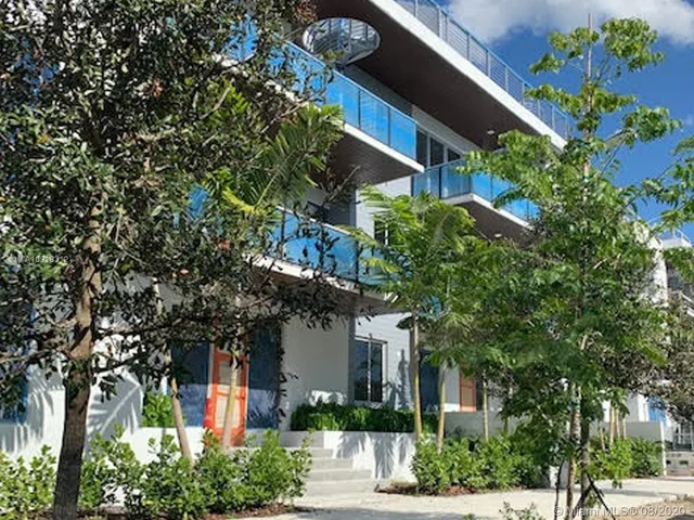 545 SW 11TH ST # 108, Miami FL 33129