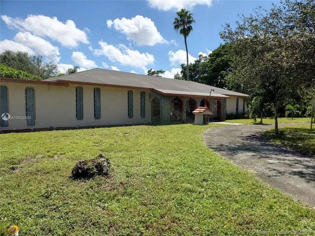 4900 SW 36th Ct, Pembroke Park FL 33023