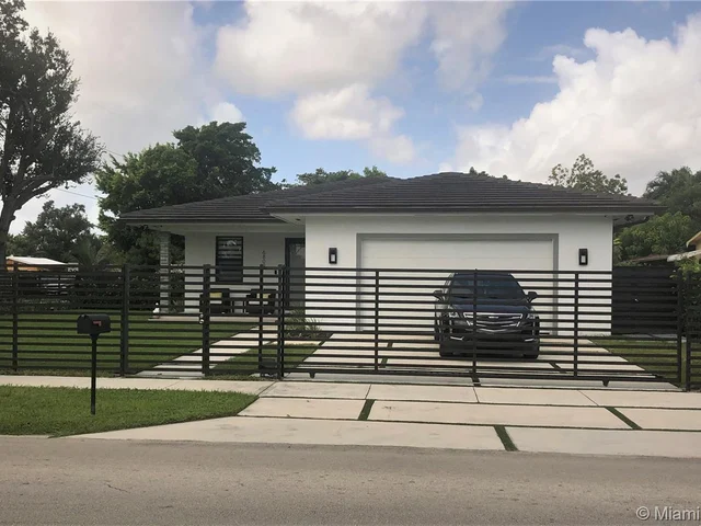 6809 SW 12 St, Miami FL 33144