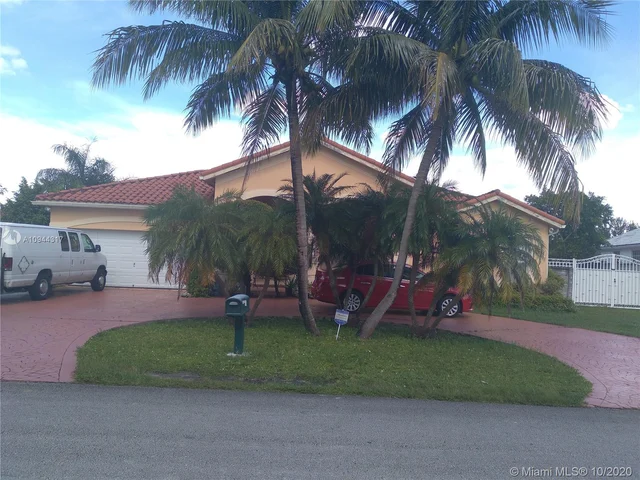 7415 N Augusta Dr, Hialeah FL 33015