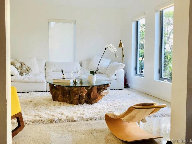 7537 W Treasure Dr, North Bay Village FL 33141