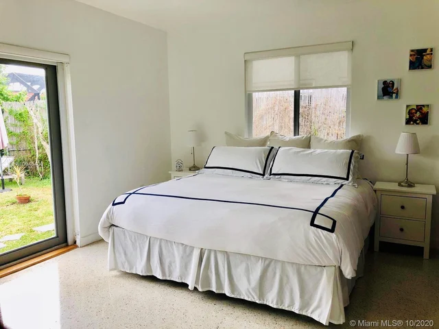 7537 W Treasure Dr, North Bay Village FL 33141