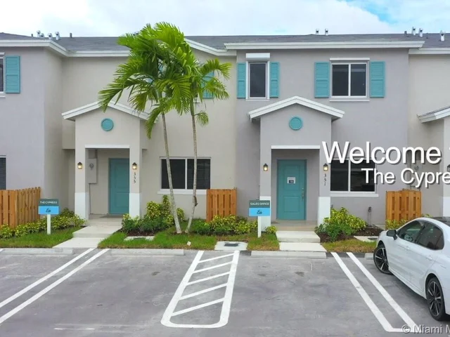 1246 NW 4 LN # 1246, Florida City FL 33034