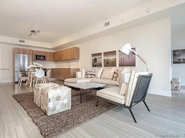 2960 NE 207th St # 902, Aventura FL 33180