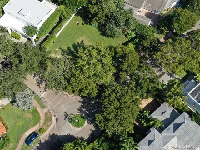 797 Woodcrest Rd, Key Biscayne FL 33149