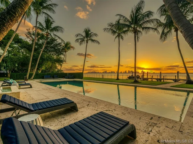 5800 N Bay Rd, Miami Beach FL 33140