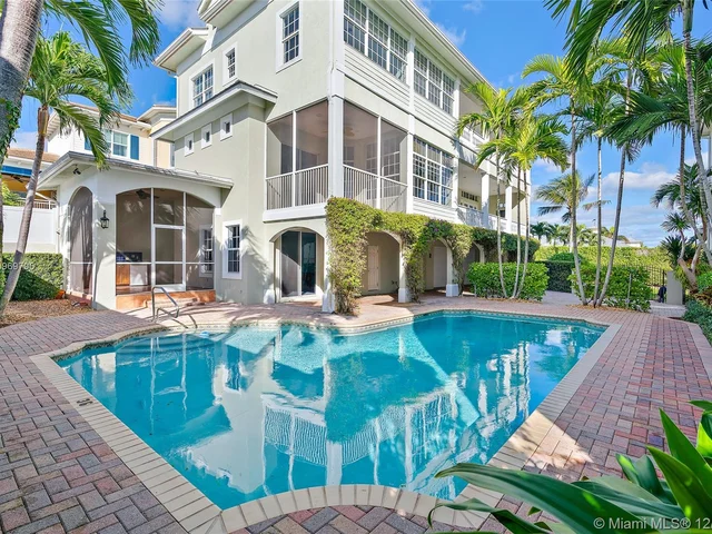 420 Old Towne Ln, Juno Beach FL 33408